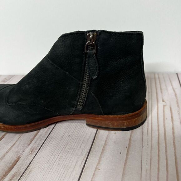 J Shoes Dorado Black Leather Buckle Chelsea Ankle Moto Boots - Picture 4 of 10